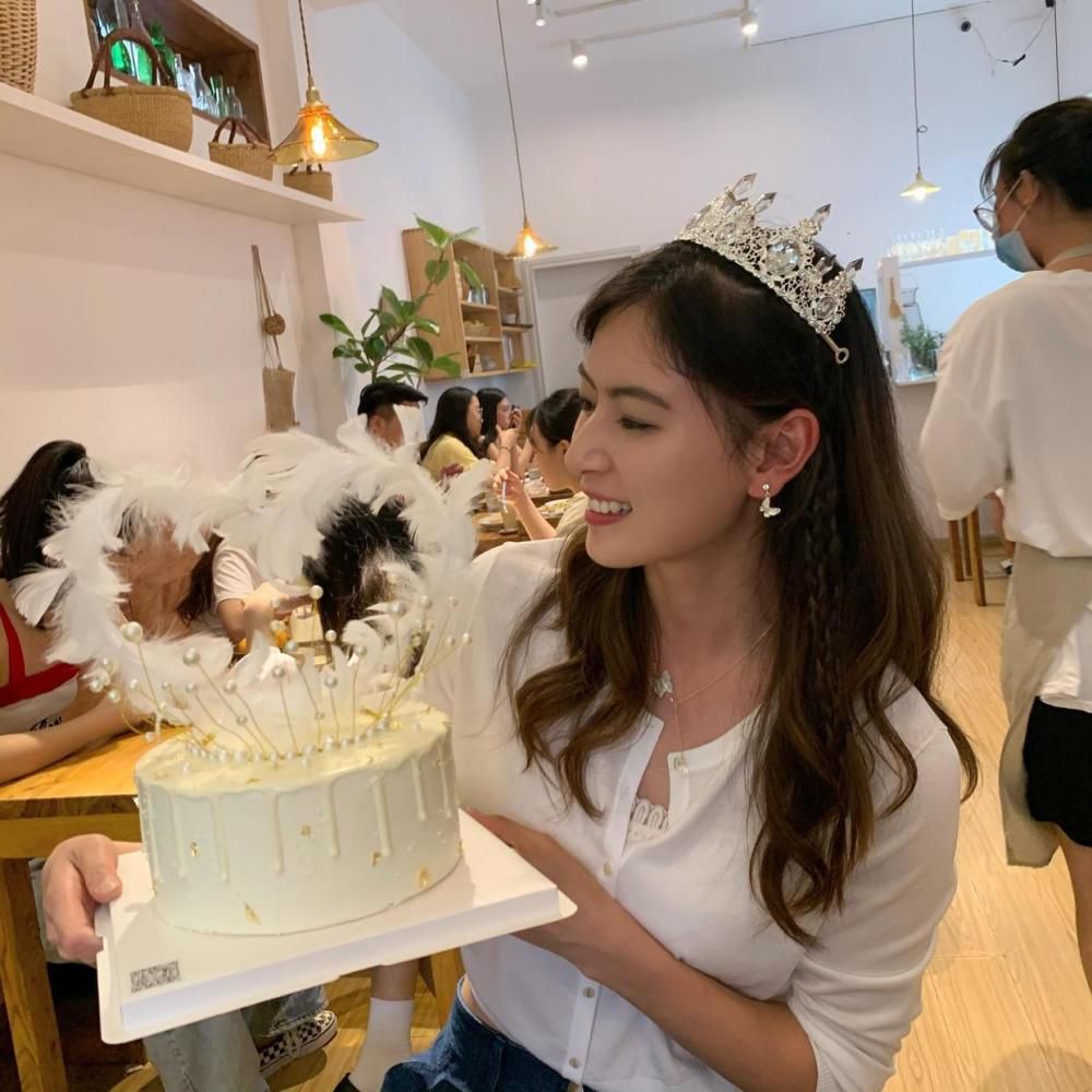 ”演员黄渤也表达了自己对于演员王一博的认可：“现场他愿意很努力地让自己进入到表演状态中